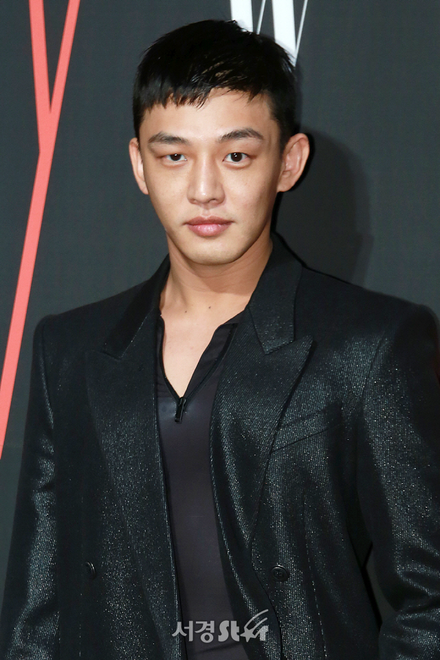 유아인 나이 키 테슬라 집 아파트 차 가격 위치 동네 어디 군대 유아인 나이 키 테슬라 집 아파트 차 가격 위치 동네 어디 군대