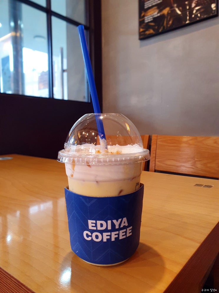  이디야 신메뉴 :: 골든바닐라슈페너 내돈내산 후기 :)