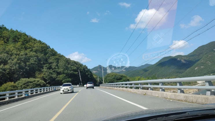  시원하게 고속도로를 달려 갑니다.