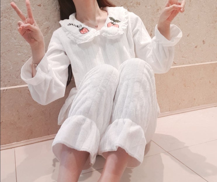 겨울 파자마 추천 : 두툼하니 따뜻한 딸기레이스 수면잠옷! 겨울 파자마 추천 : 두툼하니 따뜻한 딸기레이스 수면잠옷!