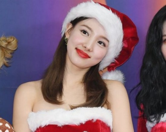 걸그룹 <b>트와이스</b> 나연 해외 스토커, 비행기 동승해 소란...<b>법적</b>... 