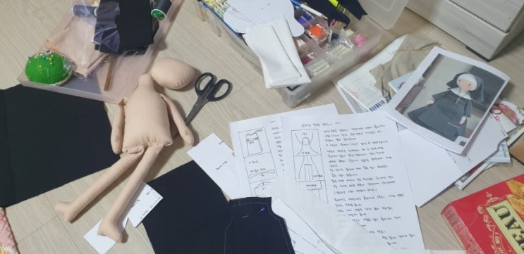  손바늘로 수녀님 인형 만들기 두 번째