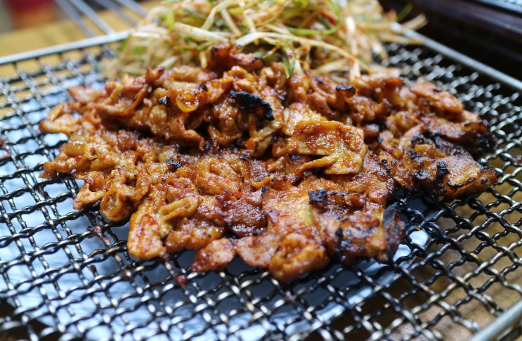  [천호동] 고추장구이 / 바짝 그을린 돼지고기 연탄구이 / 천호동 가성비 맛집