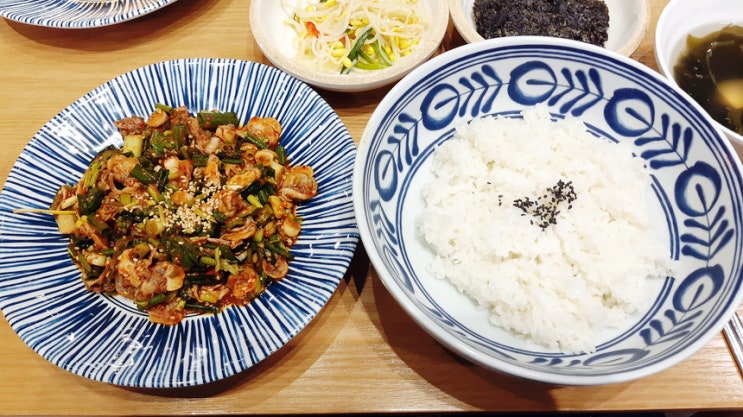 연안식당 '꼬막 비빔밥' 명동에서 먹는 꼬막비빔밥 연안식당 '꼬막 비빔밥' 명동에서 먹는 꼬막비빔밥