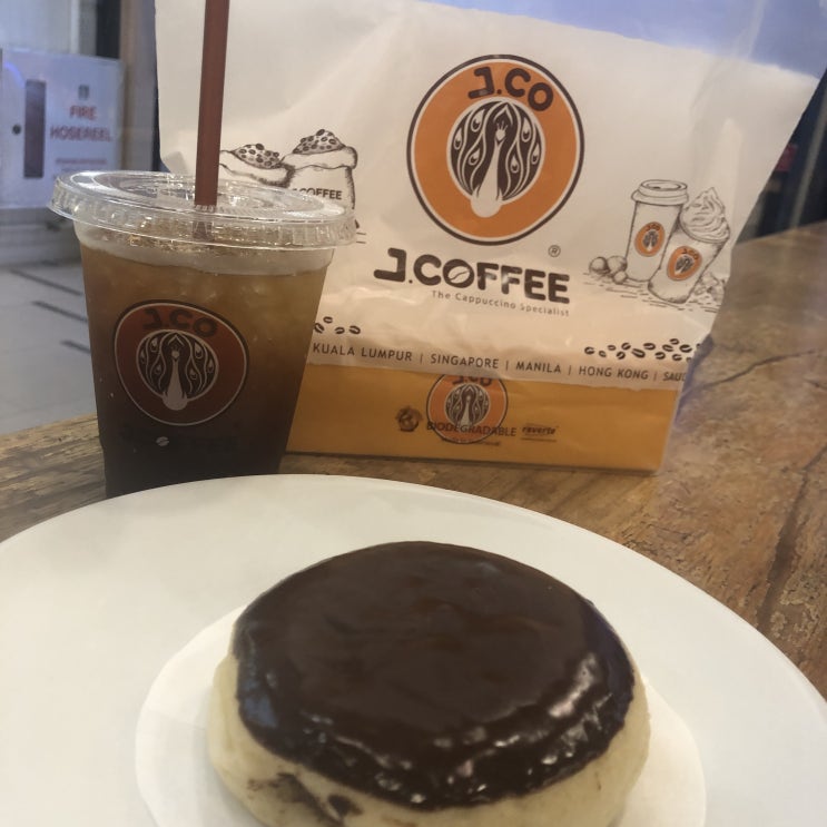 [싱가포르 파야레버] 맛있는 도넛 집 제이 커피(J.Coffee) 그리고 추억의 맘스터치(Mom's Touch)