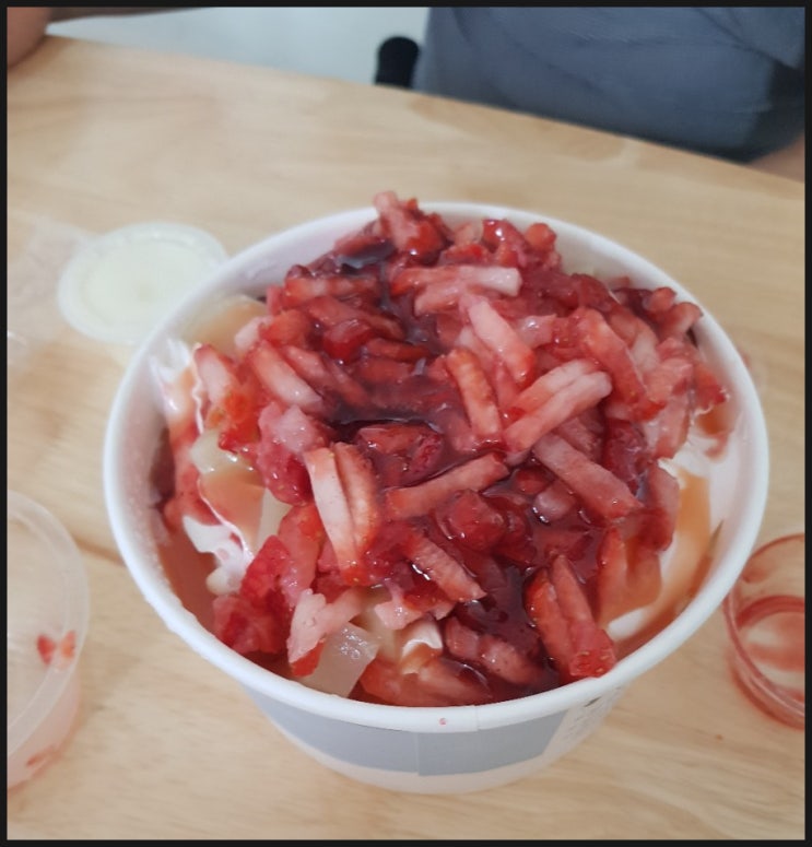  배달앱 배달비용 최소주문금액 차이?(요기요, 배달의민족에서 생딸기복숭아설빙 주문)