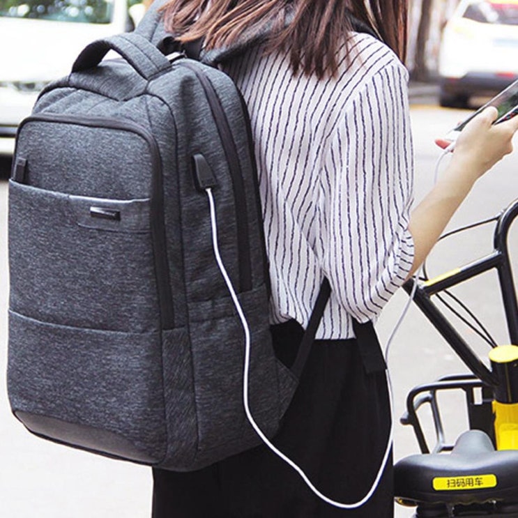 캐주얼 USB 포트 백팩 트렌드 패션 데일리 가방 30L (49,820원)