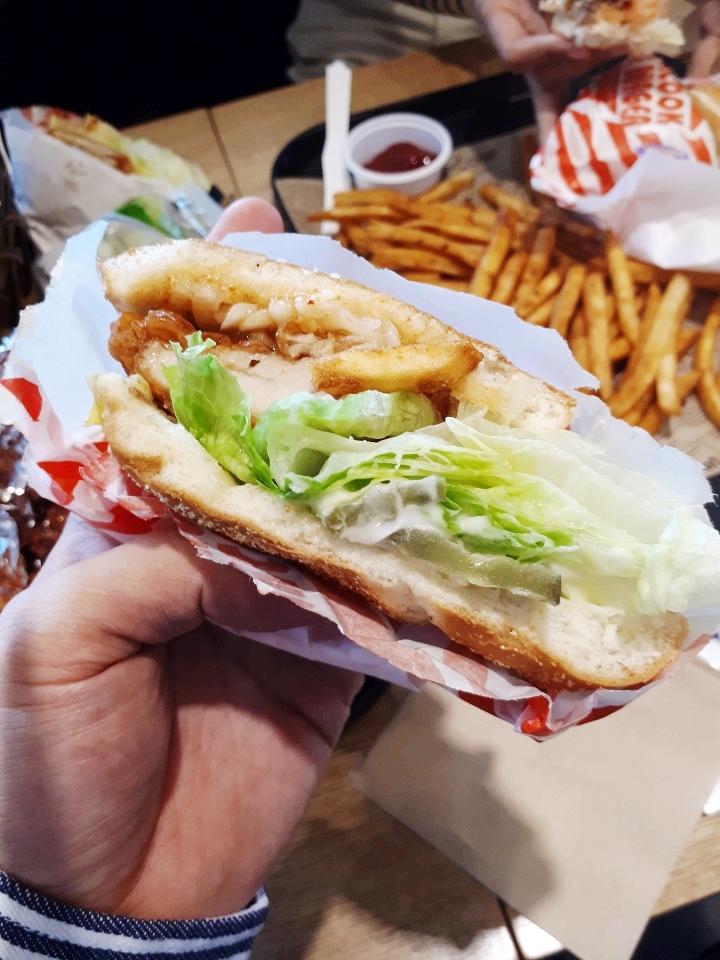  이천 맛집 치킨 버거 골라 먹자 마미쿡 신하리1호점
