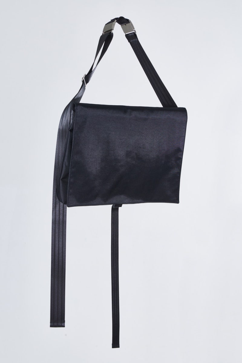 iugamakaras 이우가마카라스 투 버클 스퀘어 백 Two Buckle Square Bag 