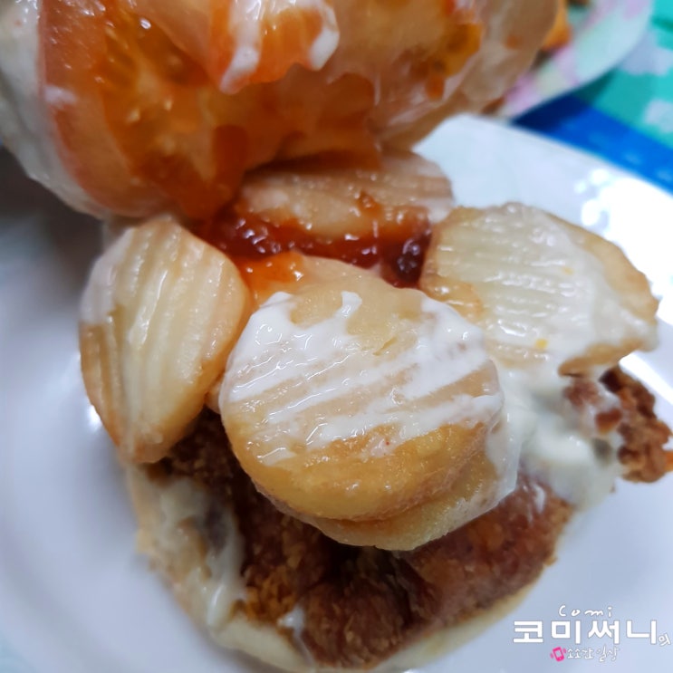 맘스터치 신메뉴 휠렛 포테이토 버거 조금은 아쉬운 후기 맘스터치 신메뉴 휠렛 포테이토 버거 조금은 아쉬운 후기
