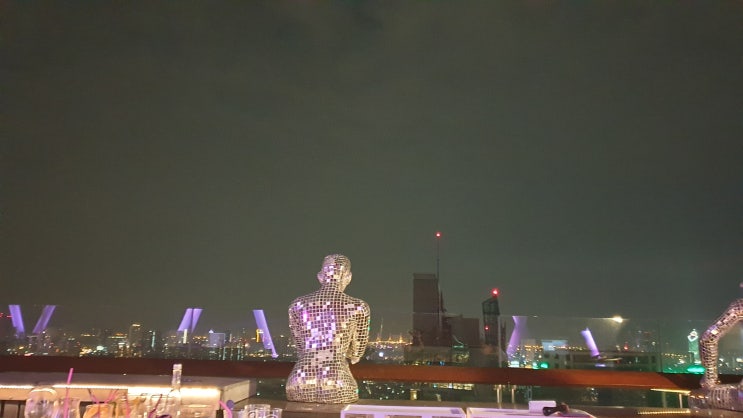  태국여행:) The Roof at 38th Bar