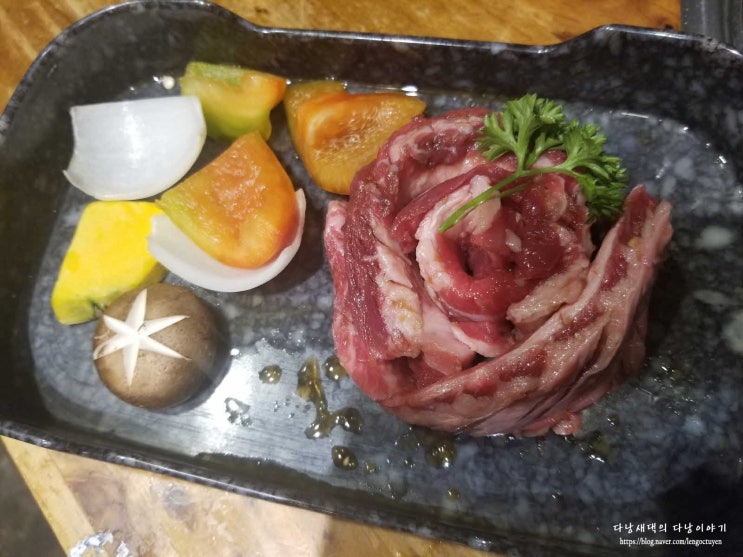 달랏 한국식 숯불구이 바베큐 로컬 고기식당 Fungi ChinGu