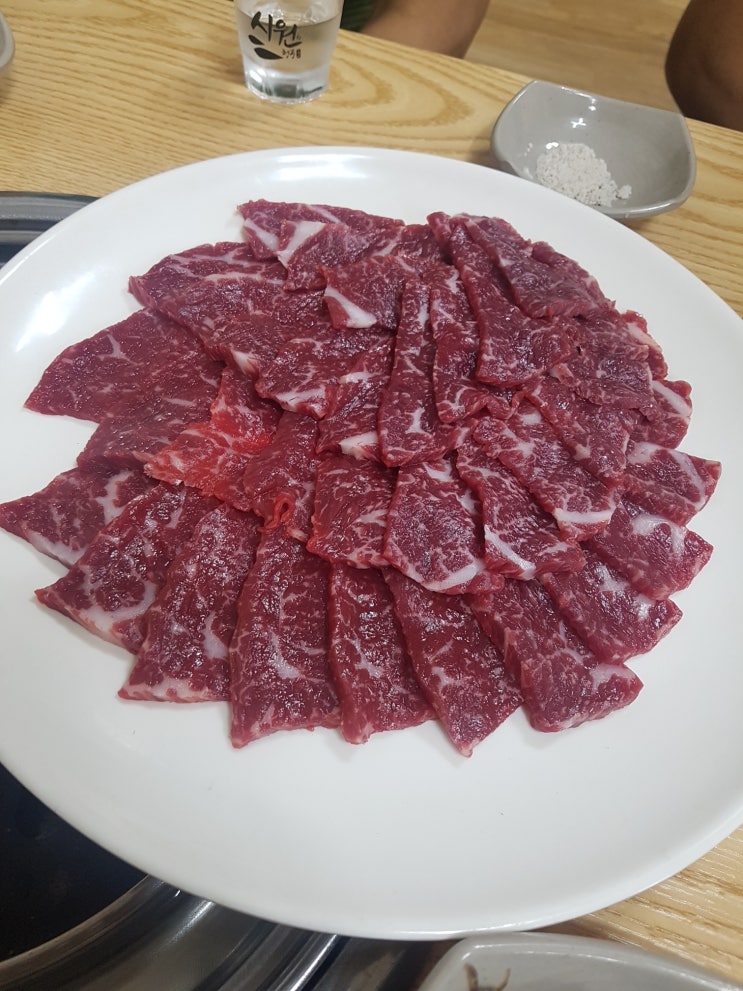  청주 율량동 한우만  한우 모듬과 육회비빔밥 맛있습니다