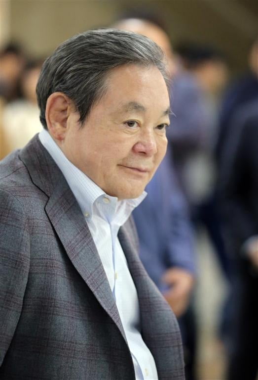 9년새 이건희 주식재산 2배 늘었는데…정몽구 절반으로 줄어든 까닭 9년새 이건희 주식재산 2배 늘었는데…정몽구 절반으로 줄어든 까닭