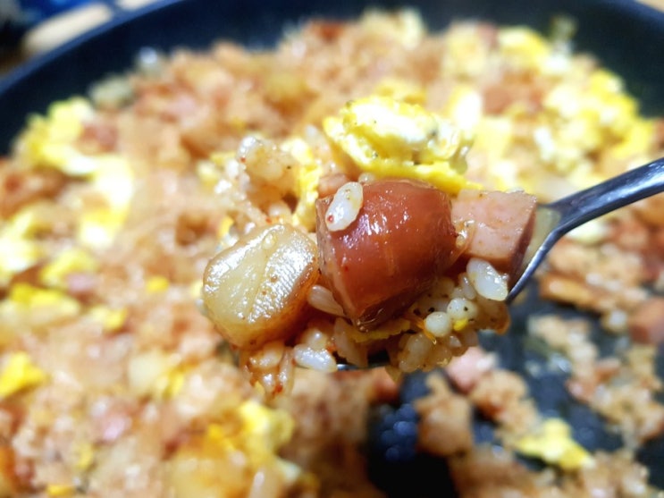  남은 엽떡을 볶음밥 재료로 넣어 먹어도 맛있어요