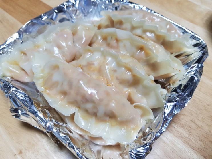  후식으로 먹는 비비고 김치 왕교자 만두는 역시 꿀맛이네요