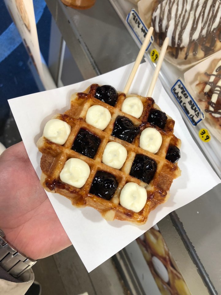 홍대 연남동 와플맛집, 베러댄와플에서 맛나게!