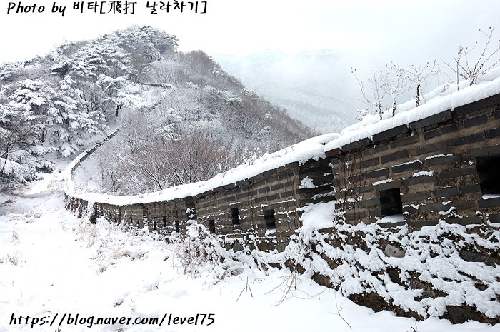 겨울 눈내린 남한산성 성벽