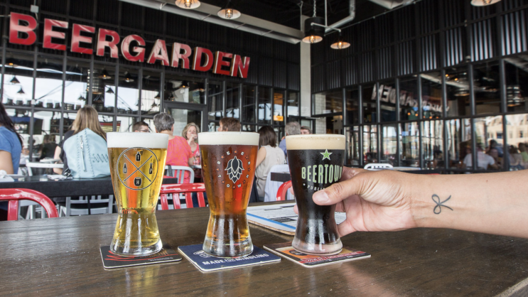  [토론토 가볼만한곳]온타리오주 최대 수제맥주 프랜차이즈 바 "Beertown" 토론토 지점 오픈