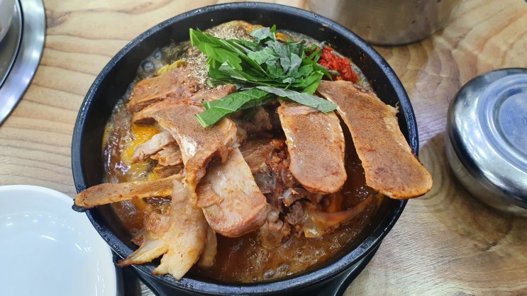  날이 너무 추워지고 다이어트가 시급하다 그럴 땐 고기지 수원 청기와 감자탕!
