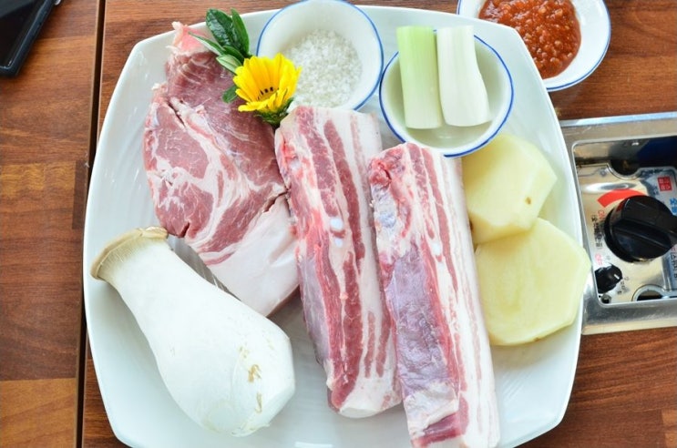저렴하게 즐기는 제주 더본호텔 맛집