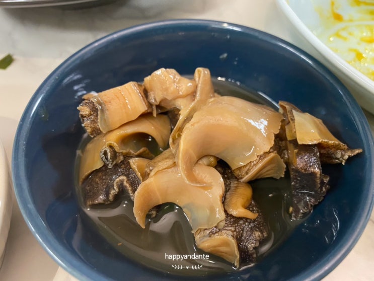  부산맛집에서 만든 밥도둑, 잘 키운 간장소라장, 양념소라장 열 반찬 안 부럽다