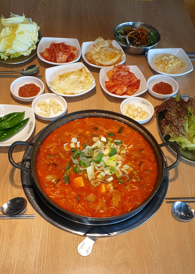  소고기가 듬뿍들어간 된장전골