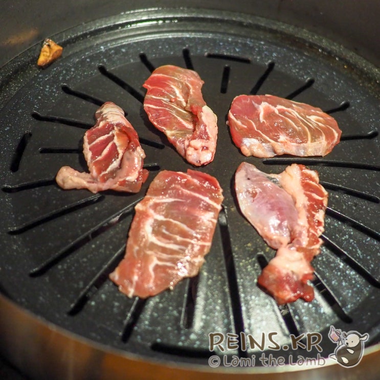  가로수길 회식장소로 좋은 정지안 가로수길점 (구 고반라라갈비)
