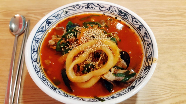 오늘의 런치 '마마스찬 차돌짬뽕' 힙지로 짬뽕추천 오늘의 런치 '마마스찬 차돌짬뽕' 힙지로 짬뽕추천