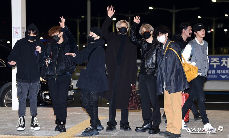 200118 방탄소년단 in 공항 2 (BTS) 200118 방탄소년단 in 공항 2 (BTS)