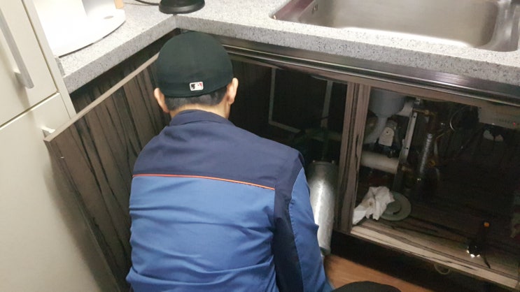  심하게 꽉 막힌 하수구를 뚫을 수 있을까!
