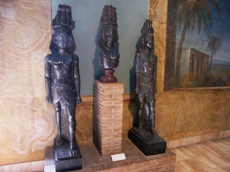 펠루시움(Pelusium)의 호루스, 제우스, 카시오스(Horus, Zeus, Casios), Sala 4 Egypt and ...