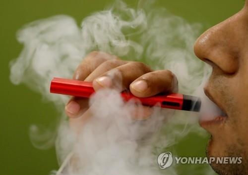 흡연자는 보험료 높게 받는다?...전자담배 위험성 부각 흡연자는 보험료 높게 받는다?...전자담배 위험성 부각