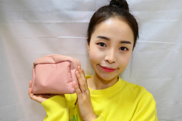  설 연휴 가벼운 파우치 하나면 준비 끝