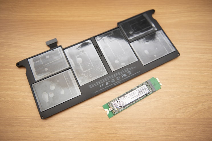 맥북에어 2011 A1370 배터리&SDD 교체하기!