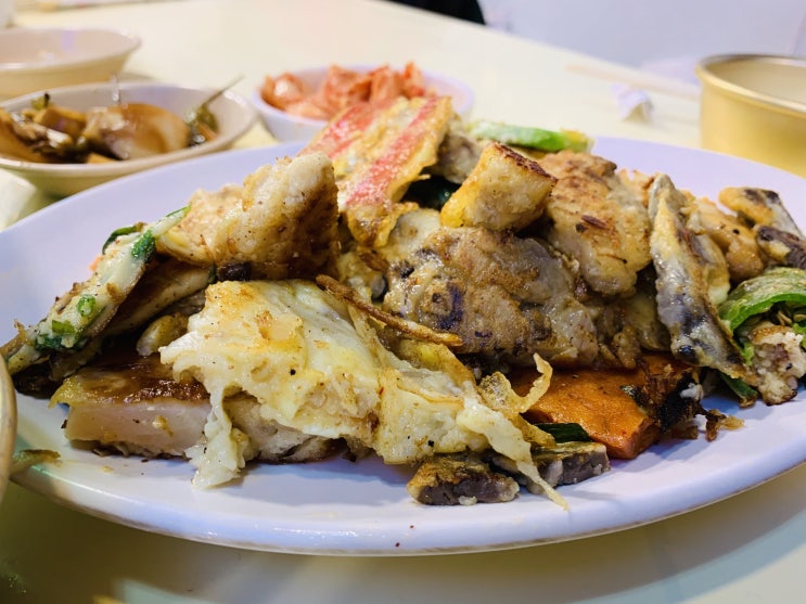  광장시장 처음이라면 이 곳 맛있는 빈대떡 곱창 맛집 오순네 추천