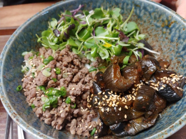  롯데기흥아울렛맛집 아이와 함께 점심 후 휴식