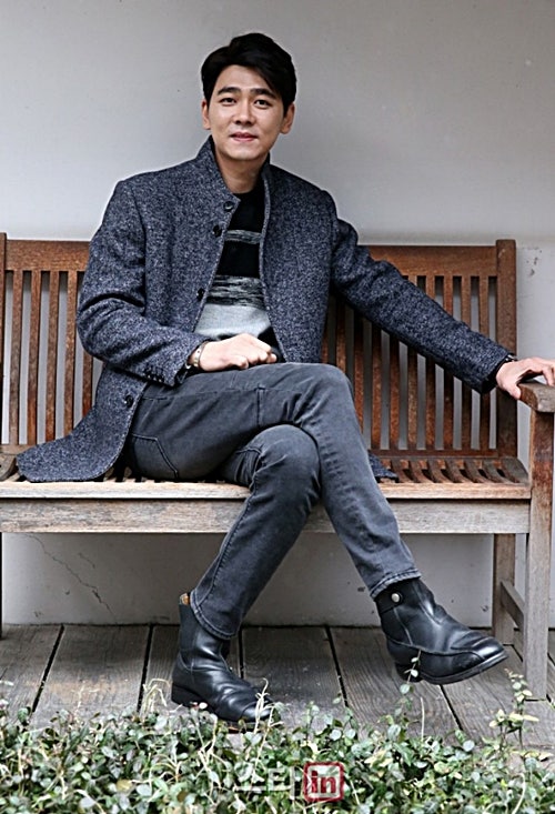 근황의 아이콘 최민용의 rewind와 특이점을 알아본다