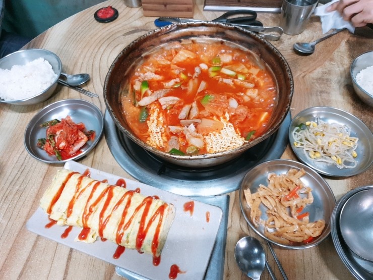  천호 로데오 명동찌개마을 김치찌개 또 감