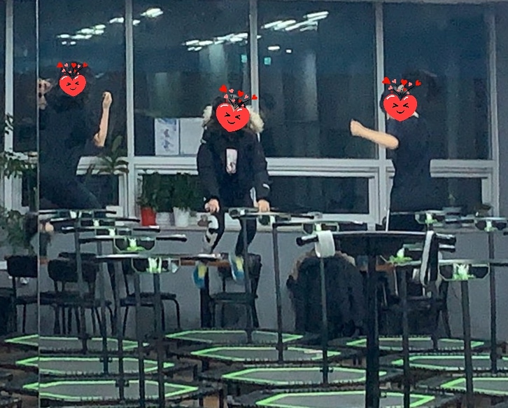  삼총사~~ 공중부양!!
