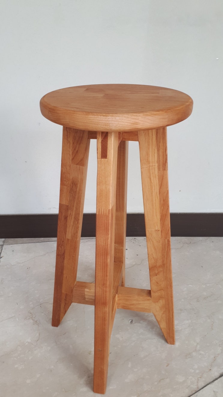  목공학교에서 제작한 제품들....