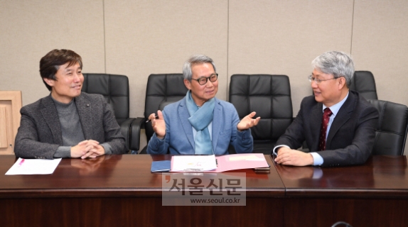 “공무원 수부터 줄이는 게 먼저… 연금개혁·보수체계 손봐야” “공무원 수부터 줄이는 게 먼저… 연금개혁·보수체계 손봐야”