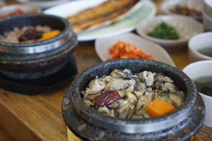  인천 영종도에서 맛보는 건강식 건강과 맛 모두 놓칠 수 없다면 원조1호 공항마을에서 영양굴밥으로~!