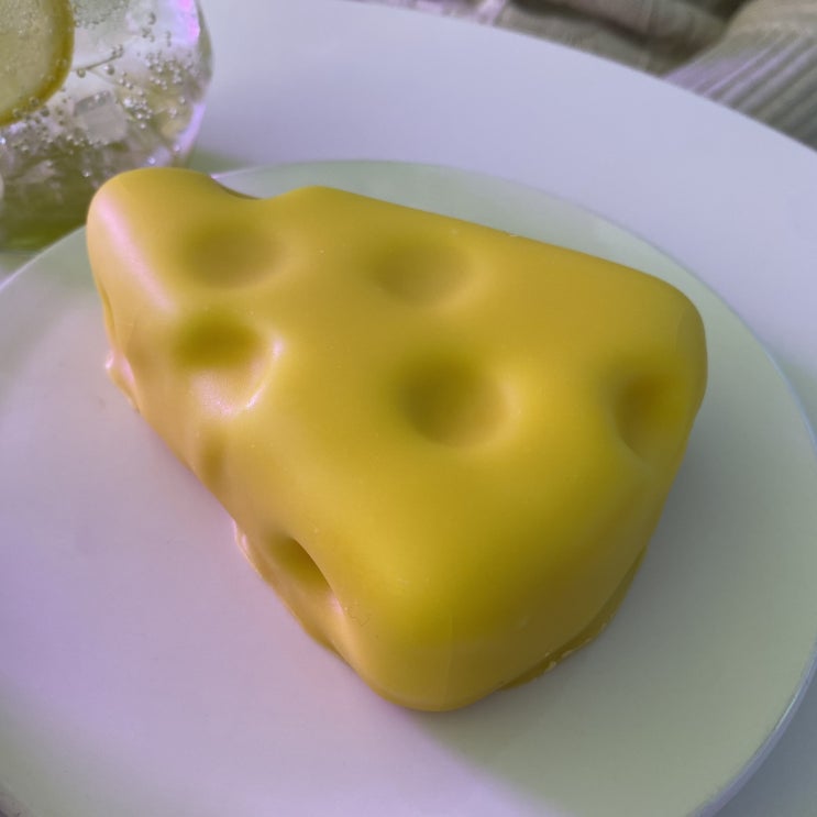  연남동 카페 몽상 : 몽환적 분위기의 카페