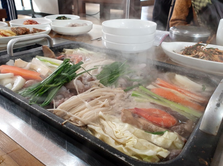  할머니, 손주 다 즐기기 좋은 순천 식당 불낙전골