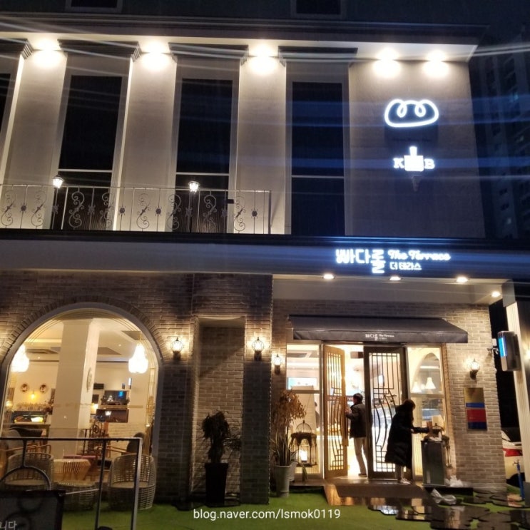  대구 신월성 카페 '빠다롤 더 테라스' 빵지순례 필수 코스!
