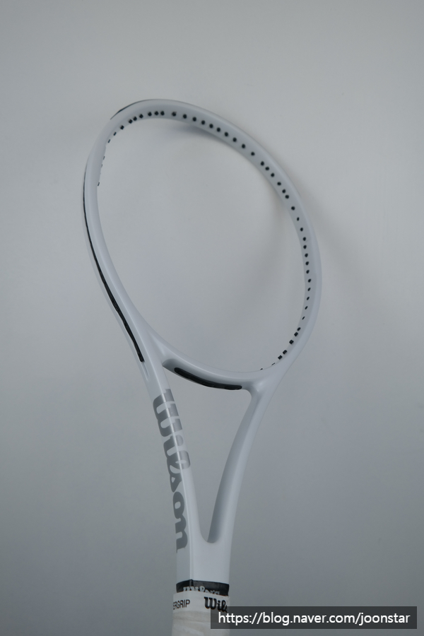 윌슨 테니스라켓 프로스태프97 무광 올화이트 버전으로 리폼