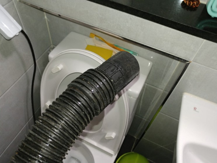 간단하게 잘 뚫어주는 광명 변기 뚫는 업체 여기입니다