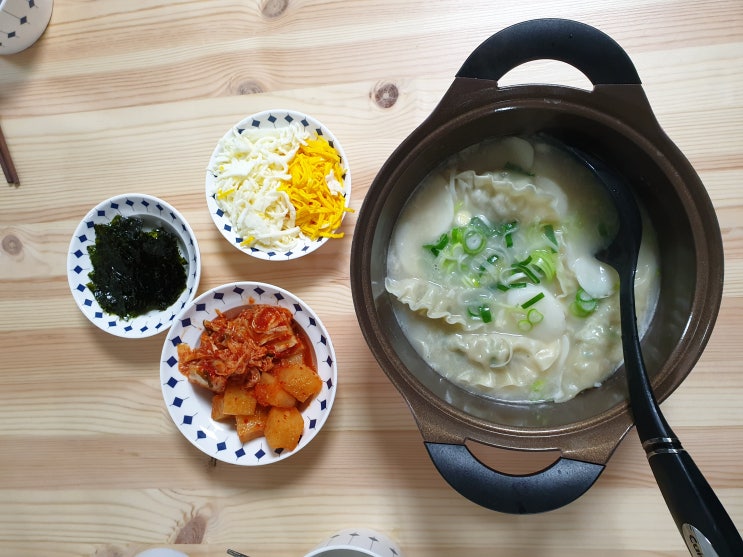 [매일의 식사] 떡국 만들기 (떡만두국)