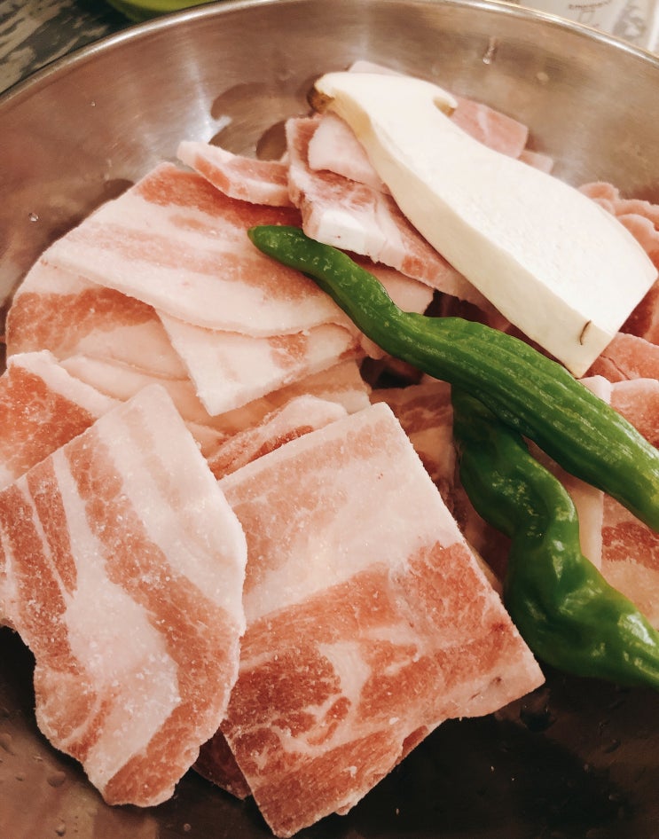  [서울/ 홍대 삼겹살 맛집] 토끼굴 홍대본점 - 홍대에서 냉동삼겹살을 먹고 싶다면 이곳으로!!!